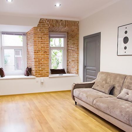 Apartment In The Center Of Odessa Exterior photo